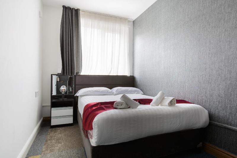 Budget Double Room image 3