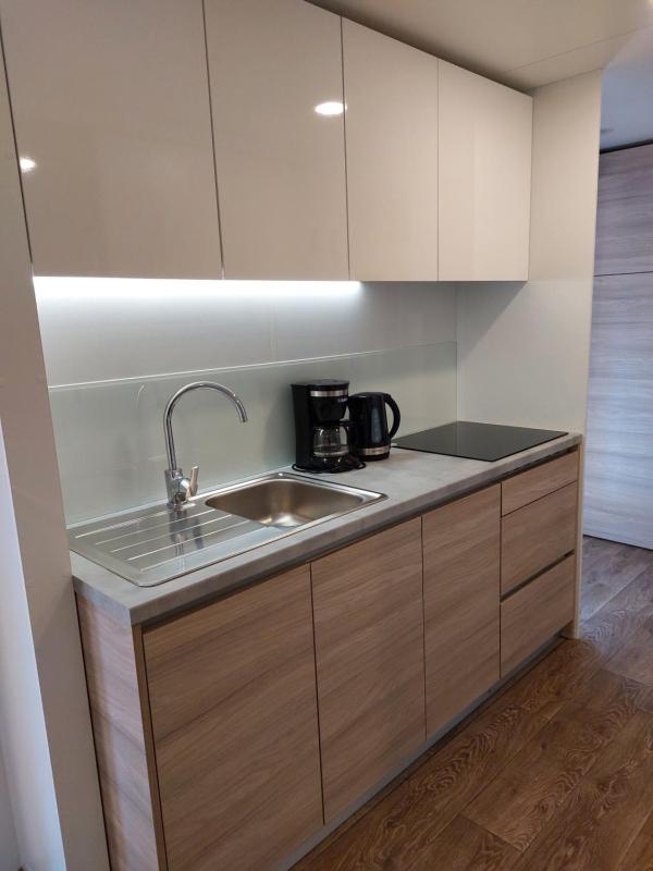 Family Three-Bedroom Mobile Home with Terrace image 3