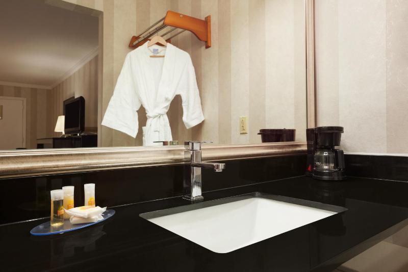Double Room - Disability Access/Non-Smoking image 2