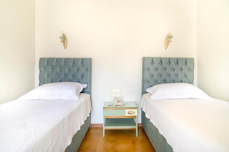 Triple Room with Garden View image 1