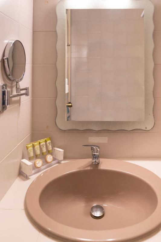 Double Room with Sea View image 2