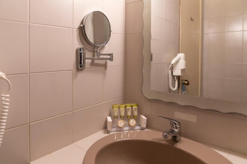Double Room with Sea View image 3