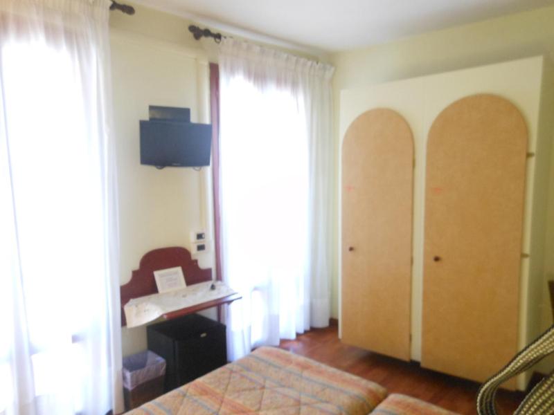 Double or Twin Room with Terrace image 4