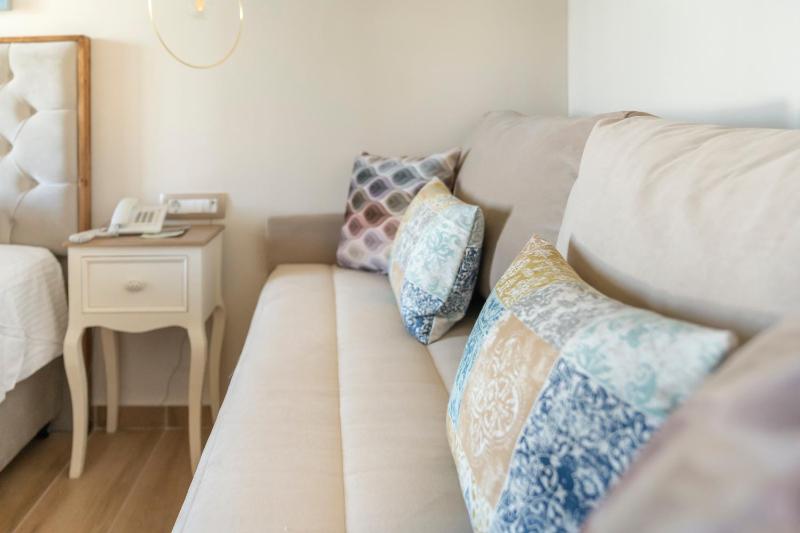 Junior Suite with Garden View image 4
