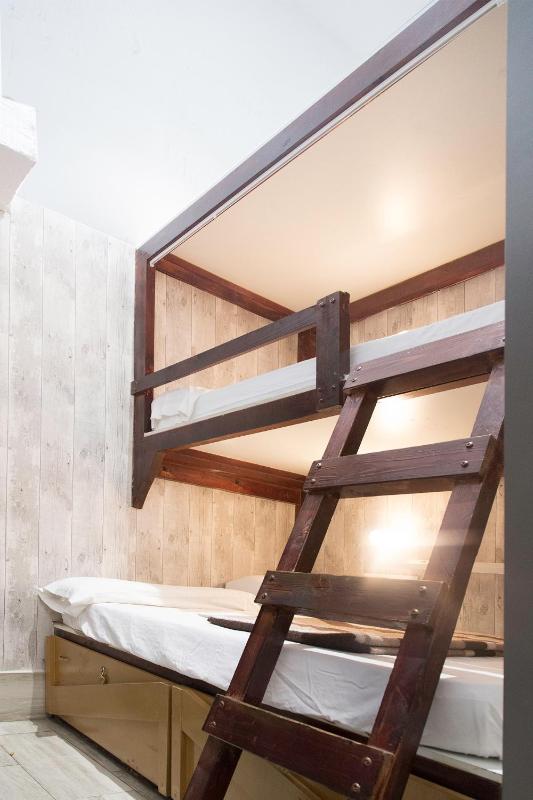 Triple Room with Private Bathroom image 1