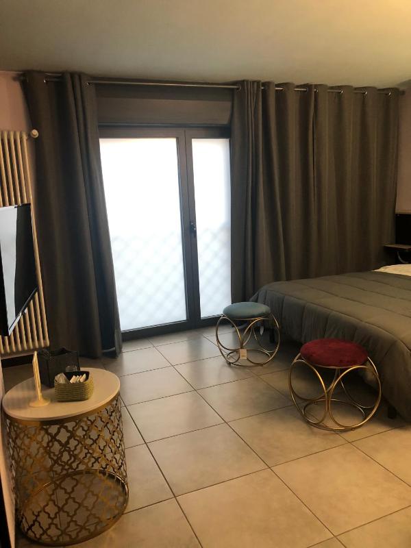 Superior Double Room image 4