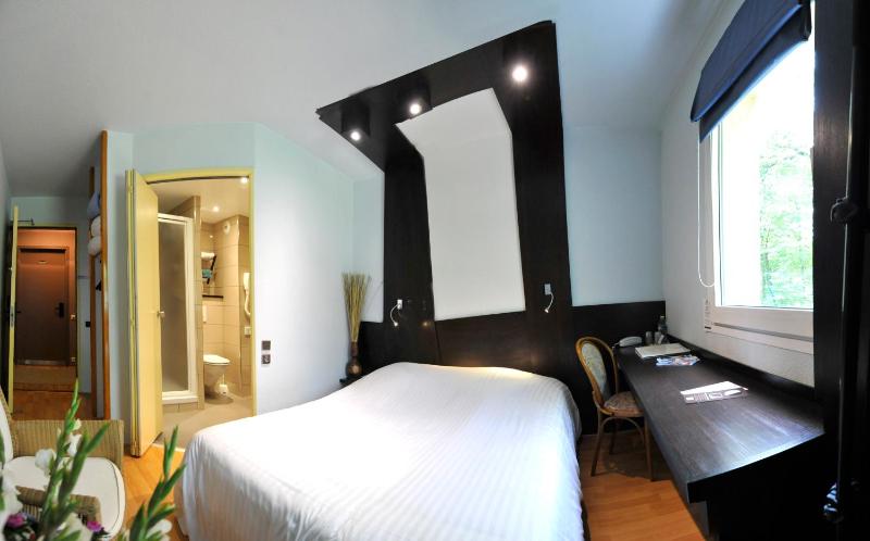 Single Room image 3