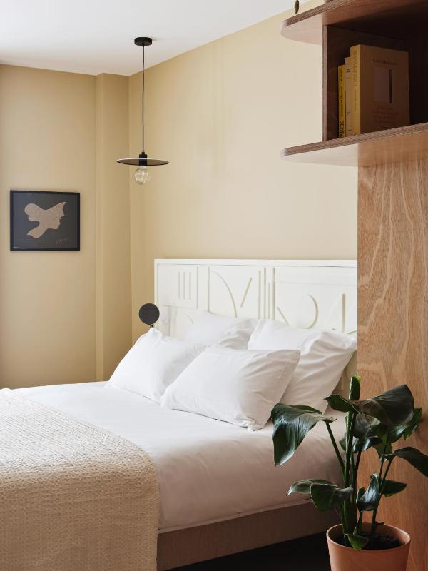 Superior Double Room image 4