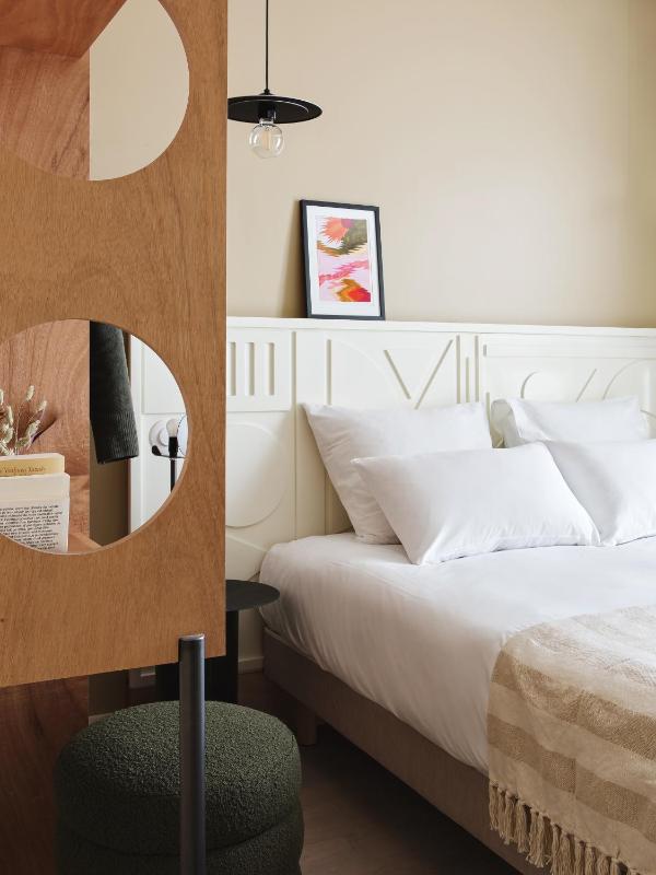 Classic Double Room image 4