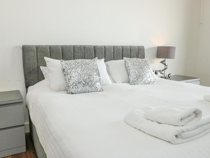18 Abbey Sands - image 10
