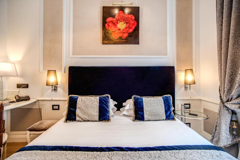 Small Double or Twin Room image 4