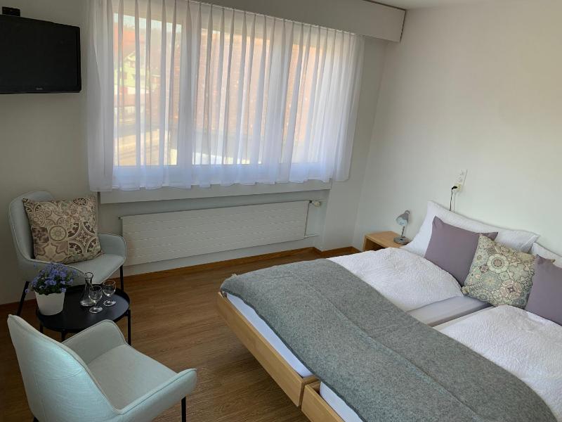 Triple Room with Bathroom image 3