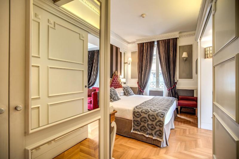 Junior Suite with Terrace image 2