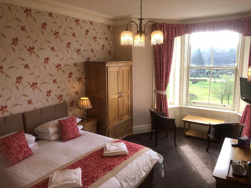 Superior Double or Twin Room with Mountain View image 1