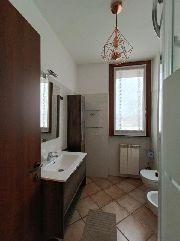 Double Room with Shared Bathroom image 4
