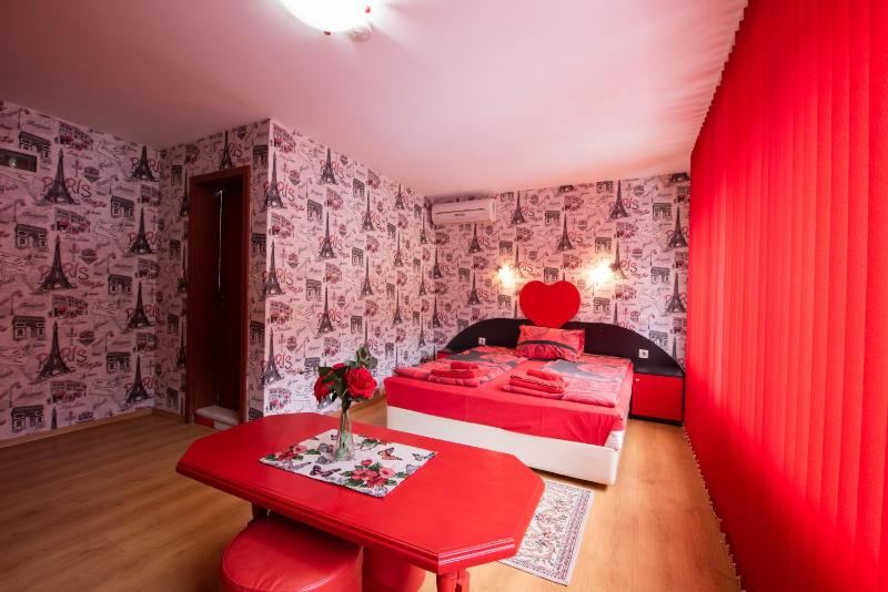 Double or Twin Room image 4