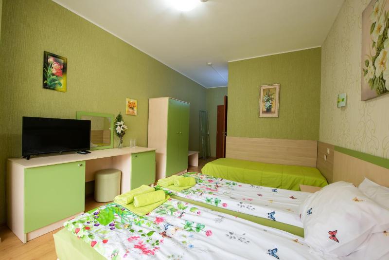 Triple Room with Balcony image 1