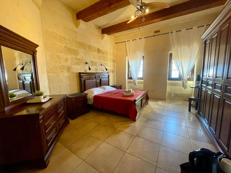 Standard Double Room image 1