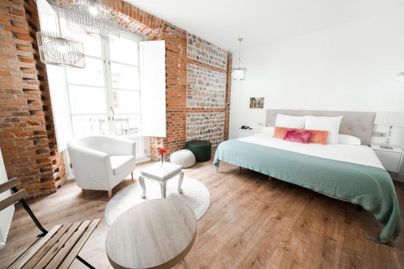 Superior Double Room image 3