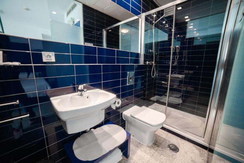 Triple Room image 3