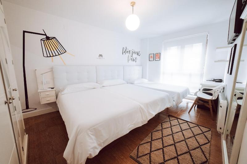 Triple Room image 4