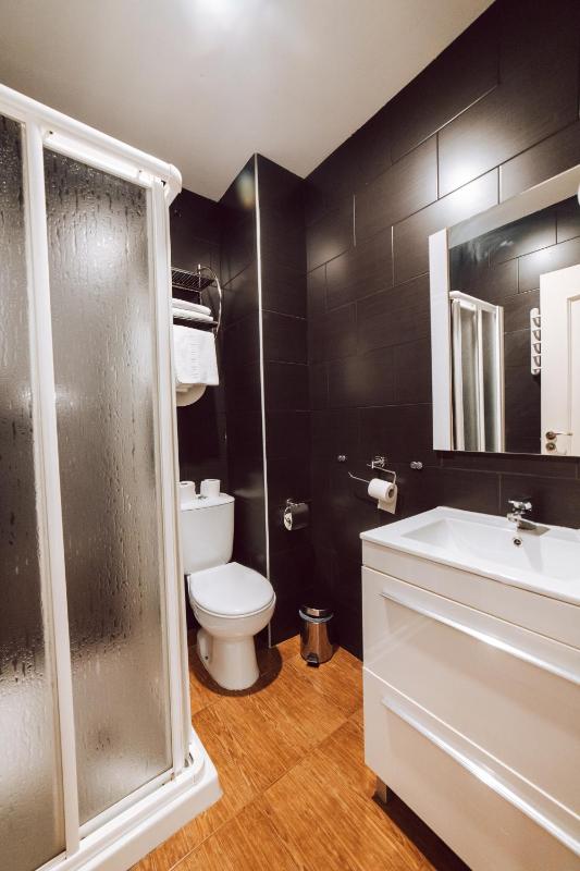 Double Room with Private Bathroom image 4