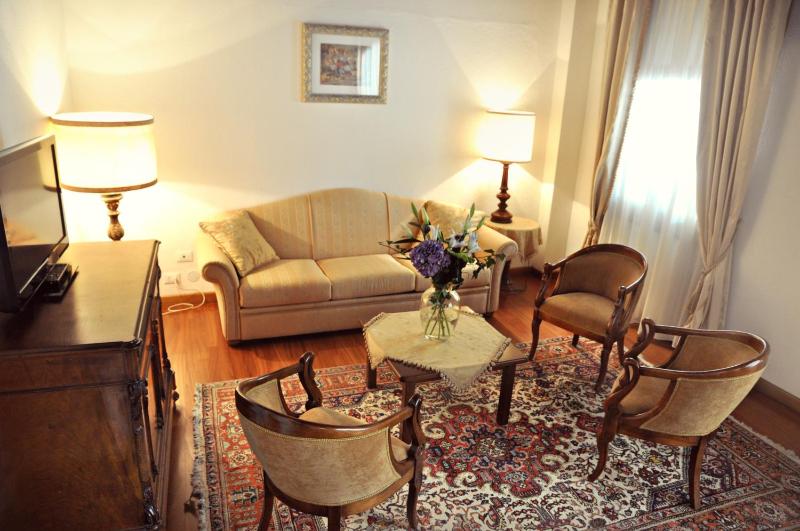 Suite with Garden View image 4
