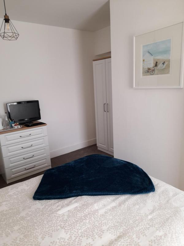Double Room with Ensuite (No Sea View) image 3