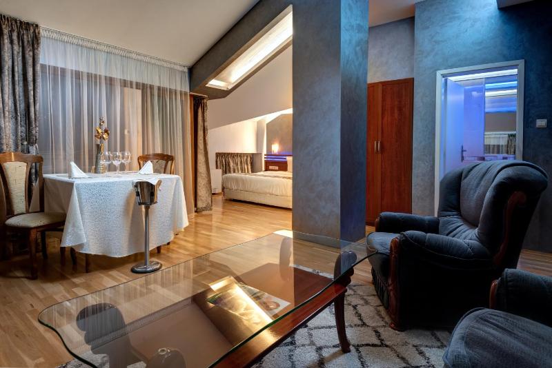Apartment with Balcony image 3