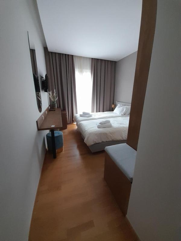Double Room image 2