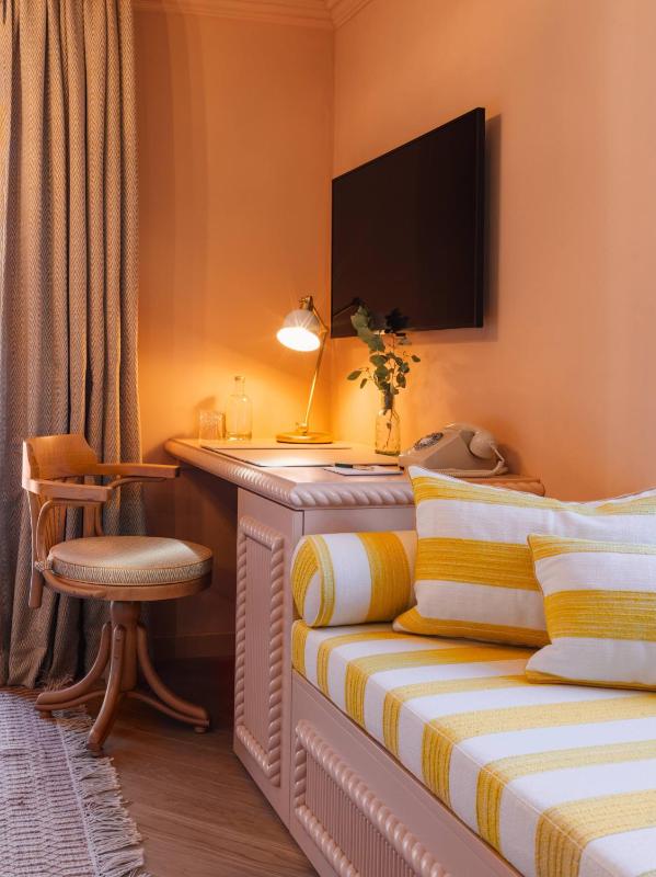 Single Room image 4