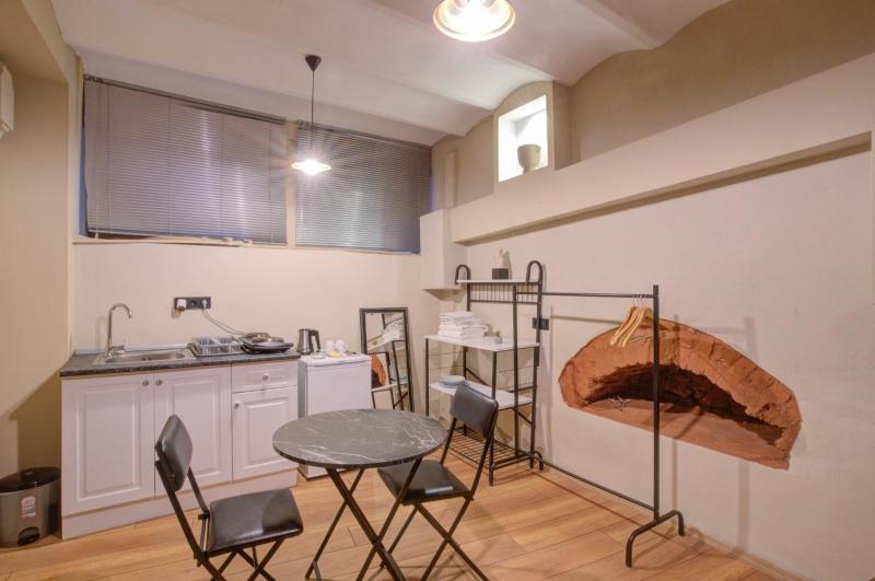 Superior Studio - Basement image 4