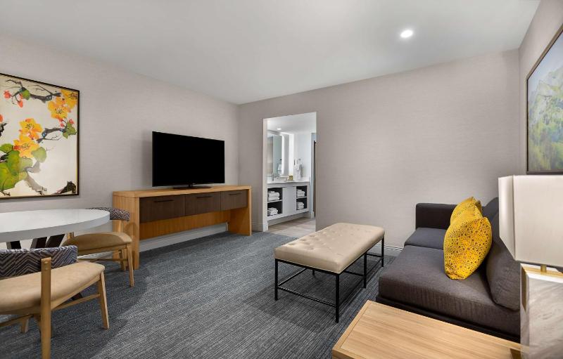 Executive King Suite image 3