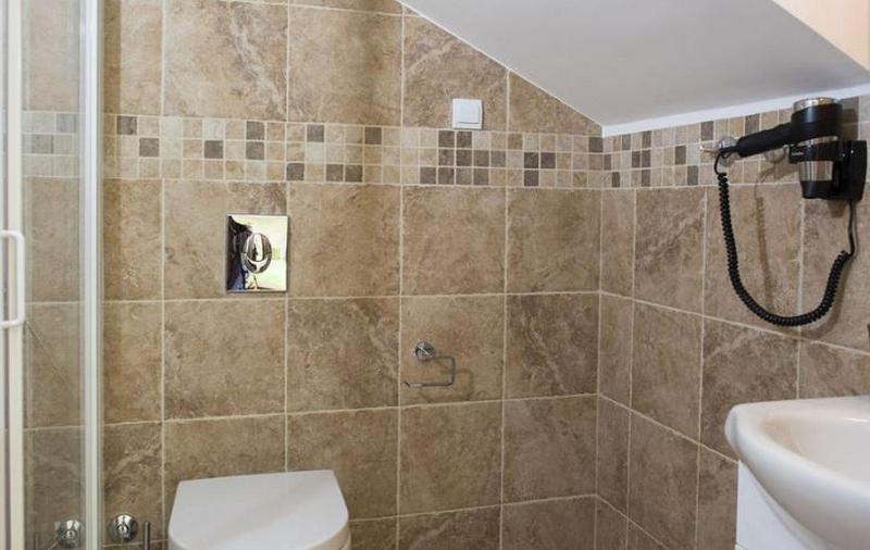 Studio Apartment with Sea View image 4