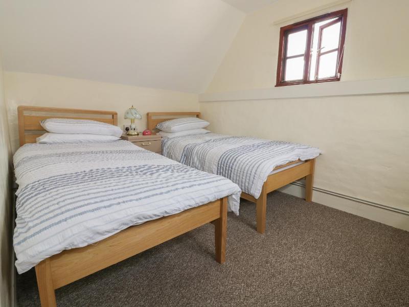 Rose Cottage - image 19