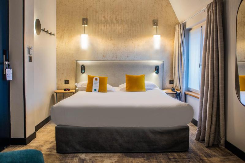 Small Standard Double Room image 3