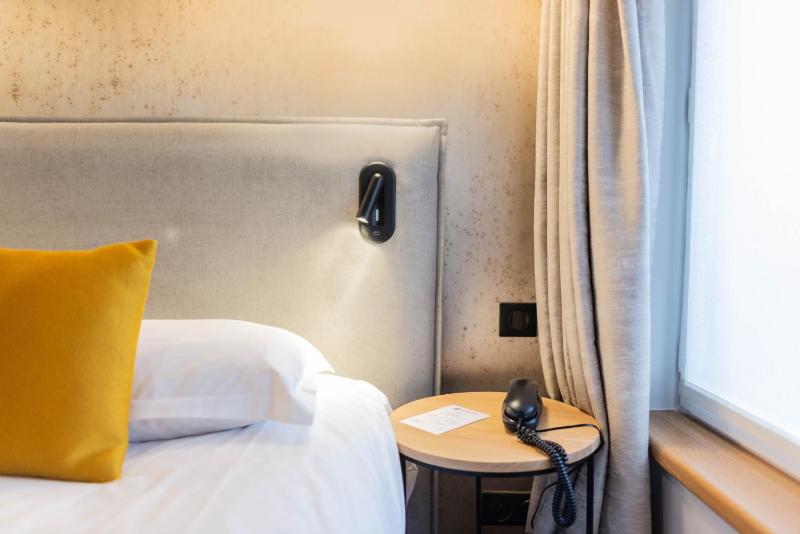 Small Standard Double Room image 2