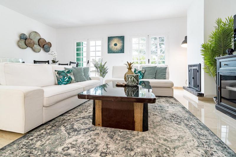 Charming and Modern 3-Bedroom Duplex in Aloha Pueblo with Mountain Views - image 39