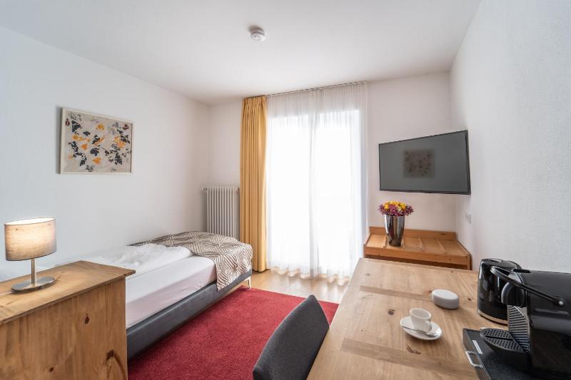 Single Room image 3