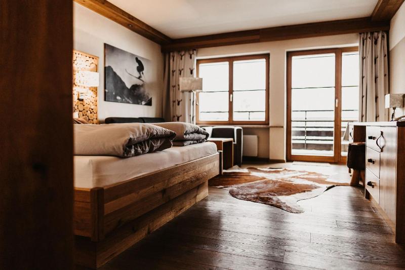 Superior Double Room image 1