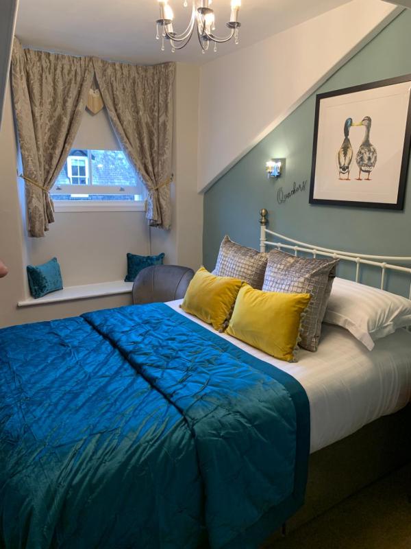 Double Room image 3