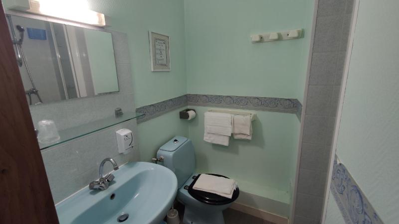 Standard Double Room image 1