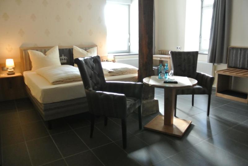 Large Double Room image 4