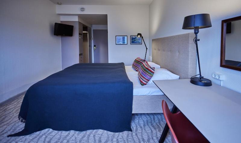 Standard Double or Twin Room with City View image 4