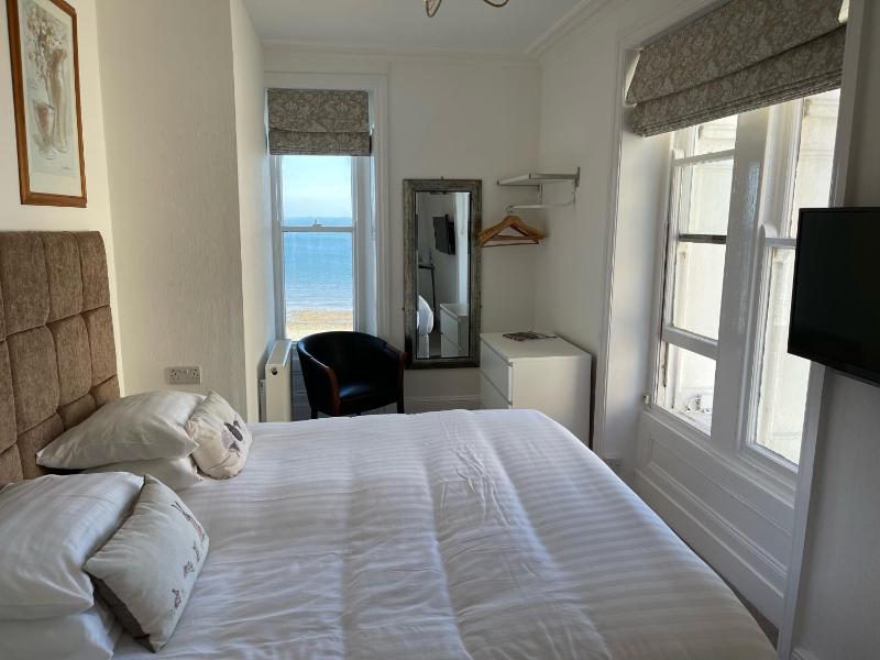 Twin Room with Sea View image 1