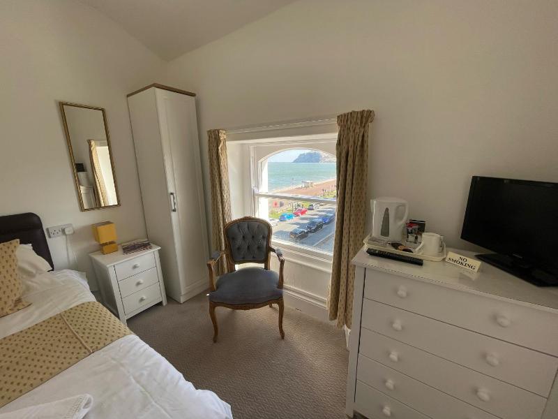 Single Room - En Suite image 1