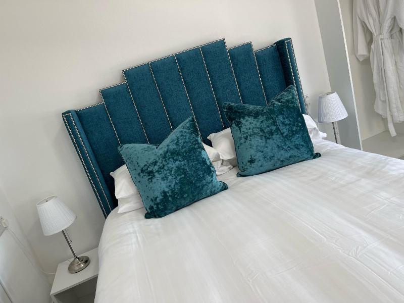 Deluxe Suite with Sea View image 4