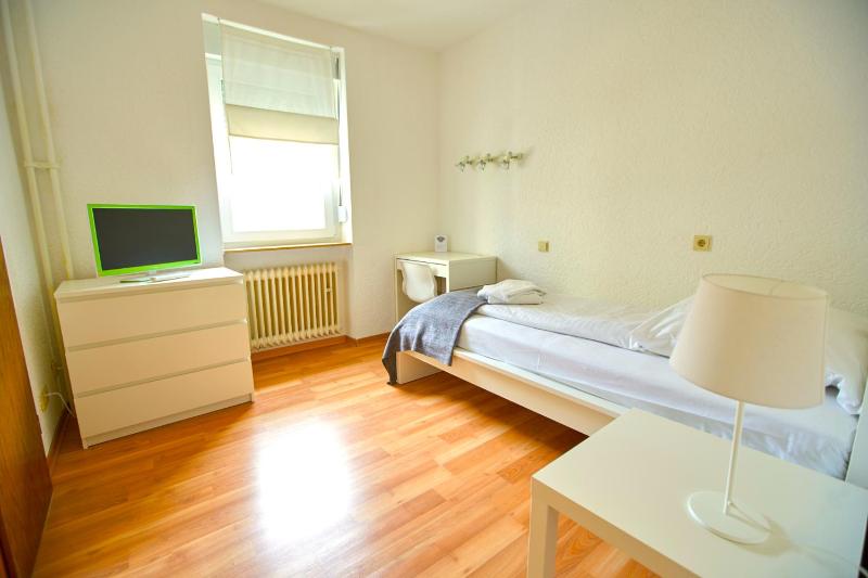 Single Room image 3