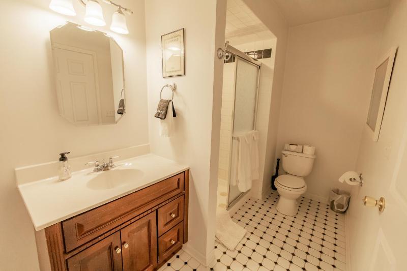 King Room image 3