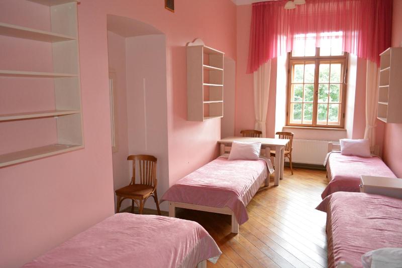 Quadruple Room with Shared Bathroom image 3